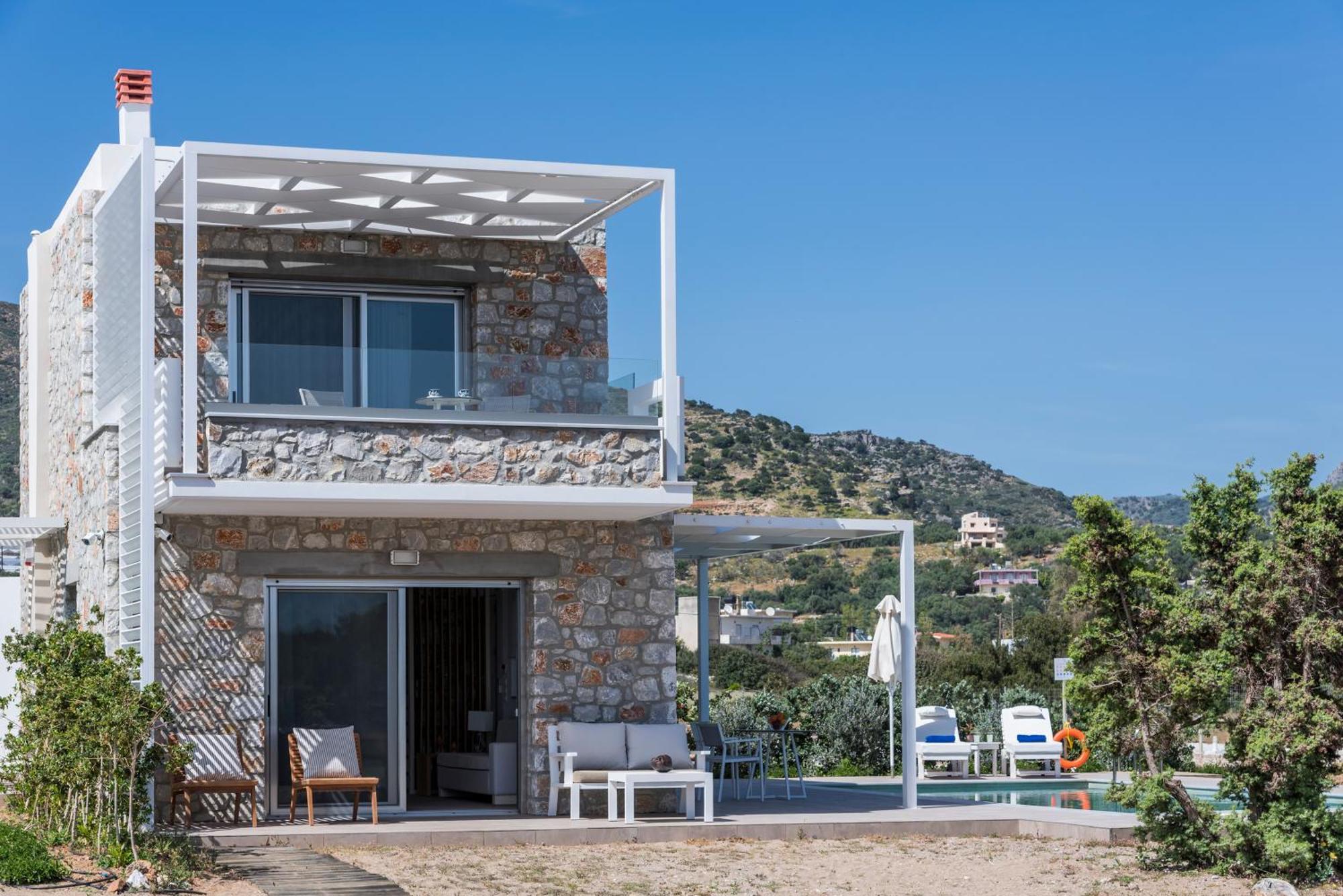 Cedar Bay Beachside Villas Palaiochora Exterior photo
