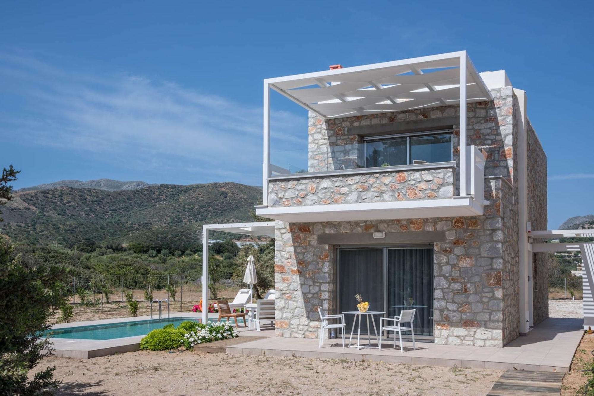 Cedar Bay Beachside Villas Palaiochora Exterior photo