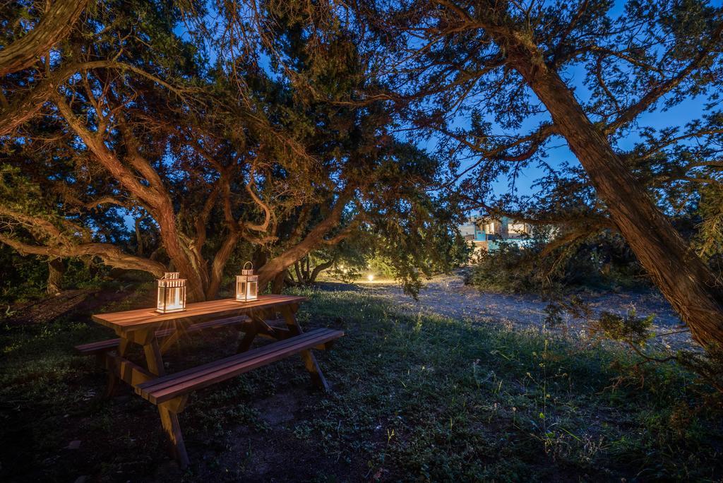 Cedar Bay Beachside Villas Palaiochora Exterior photo