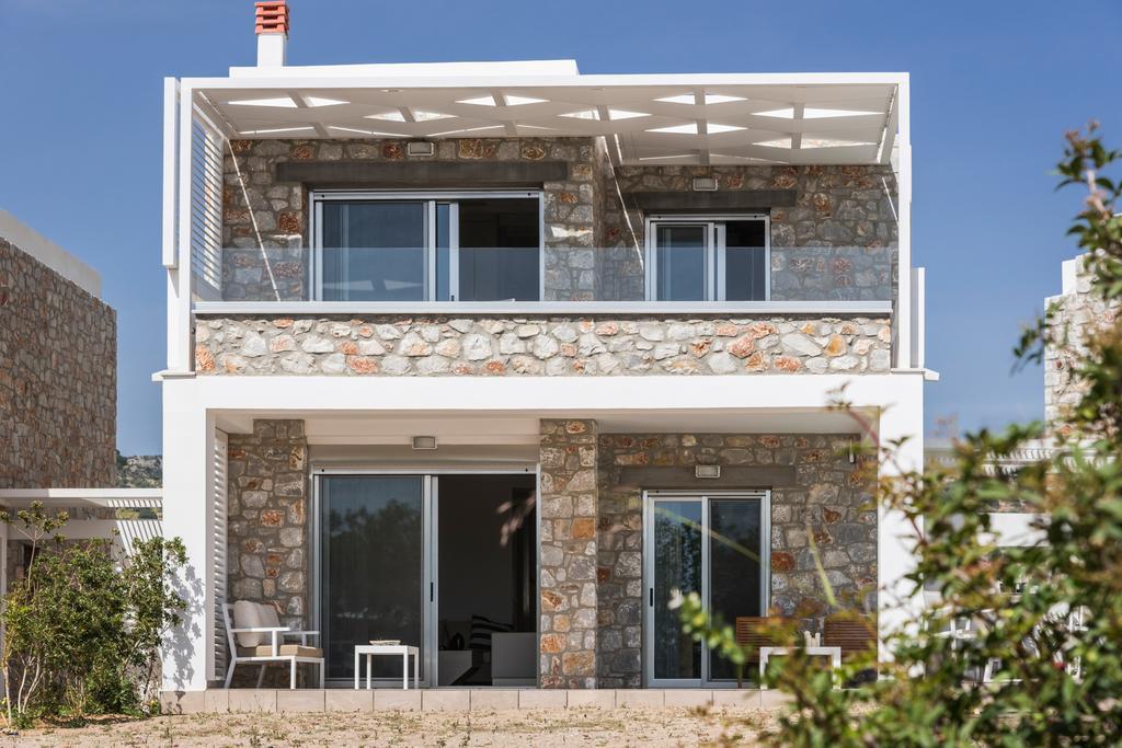 Cedar Bay Beachside Villas Palaiochora Exterior photo