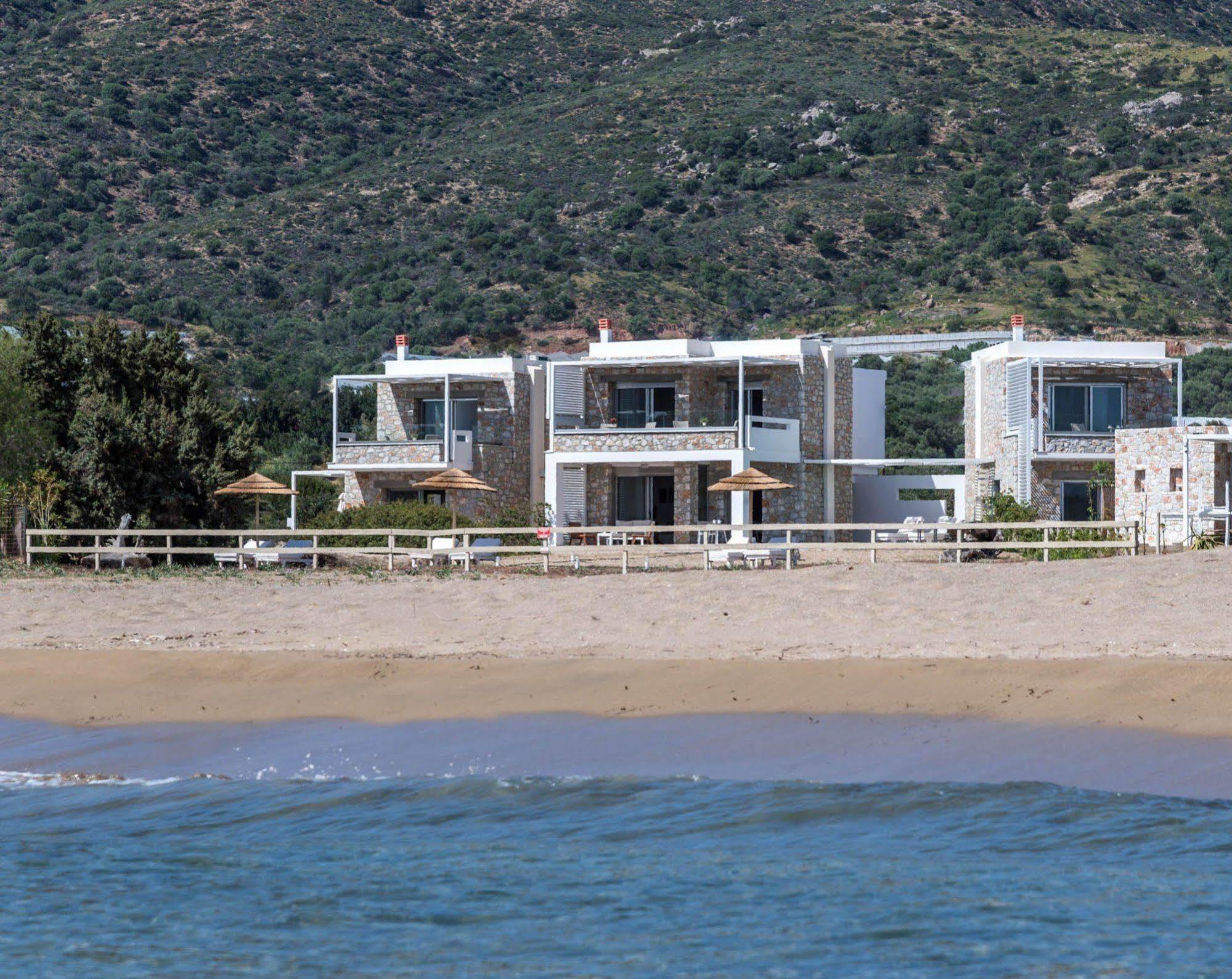 Cedar Bay Beachside Villas Palaiochora Exterior photo