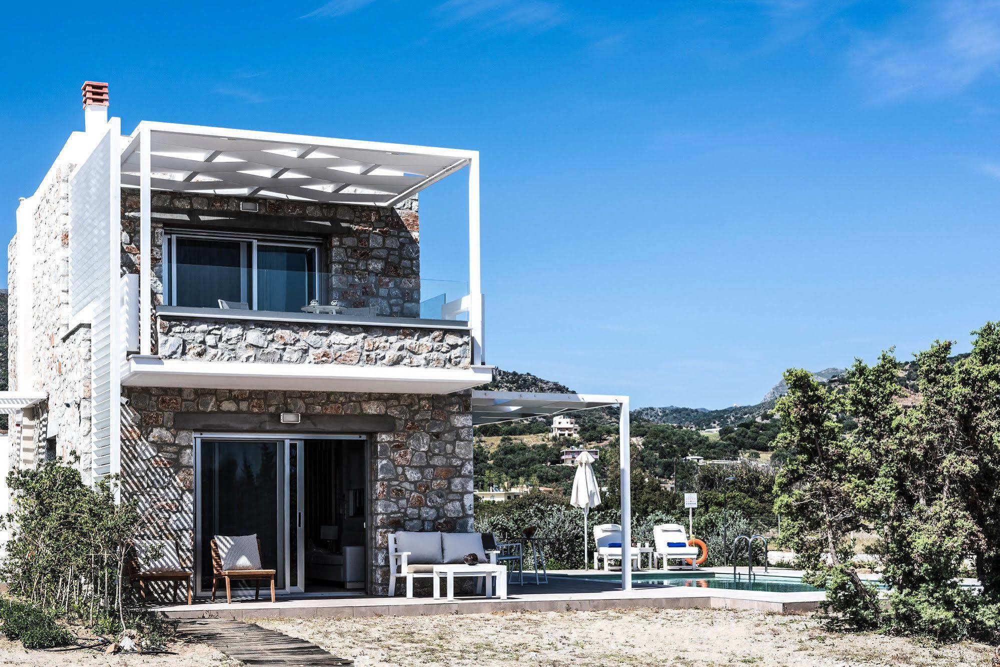 Cedar Bay Beachside Villas Palaiochora Exterior photo